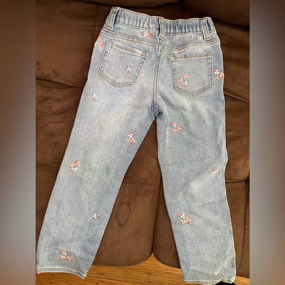 CAT & JACK HIGH RISE STRAIGHT FLORAL JEANS SZE 4 GRLS - Picture 4 of 8